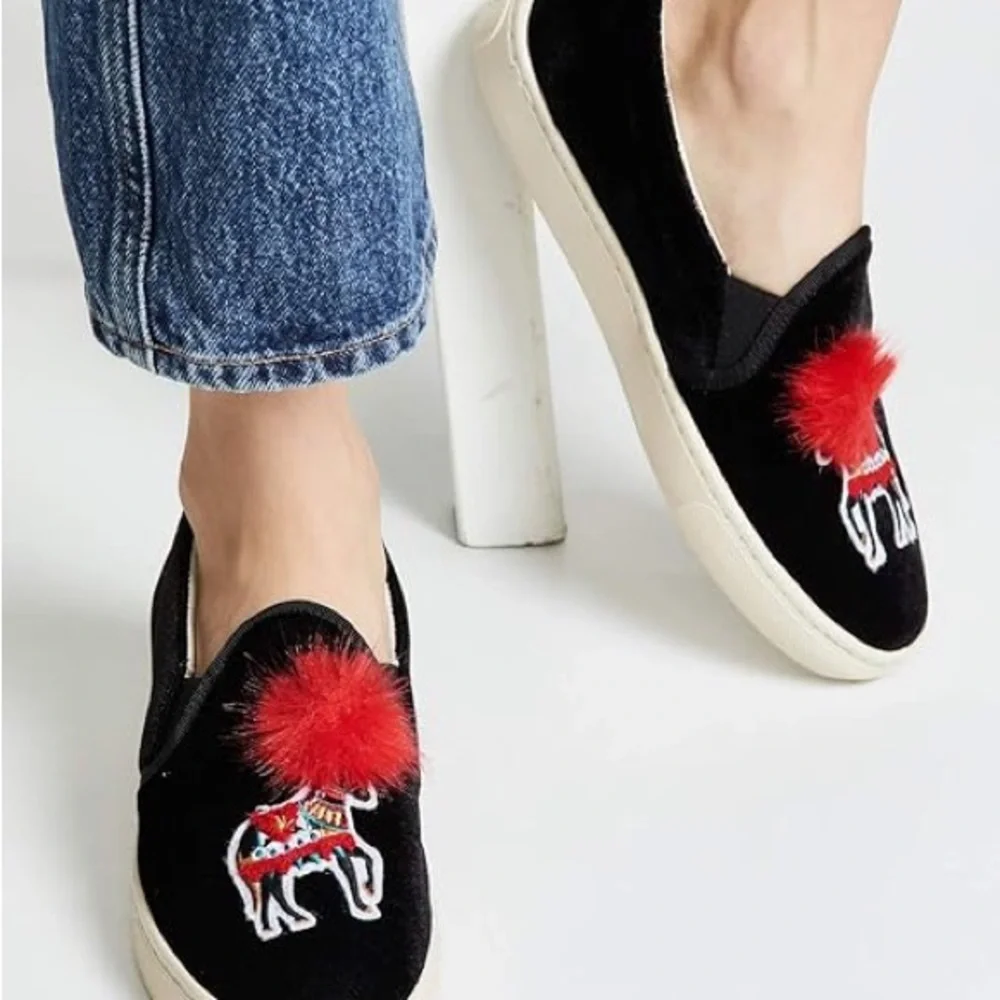 Soludos | Women's Velvet Show Pony Sneaker Black Size 9.5 - Picture 2 of 6